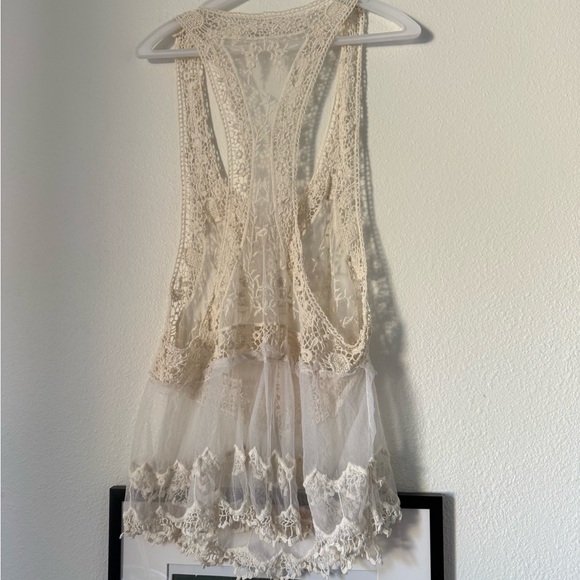 Ivory Lace Racerback Tank Top - Picture 3 of 3